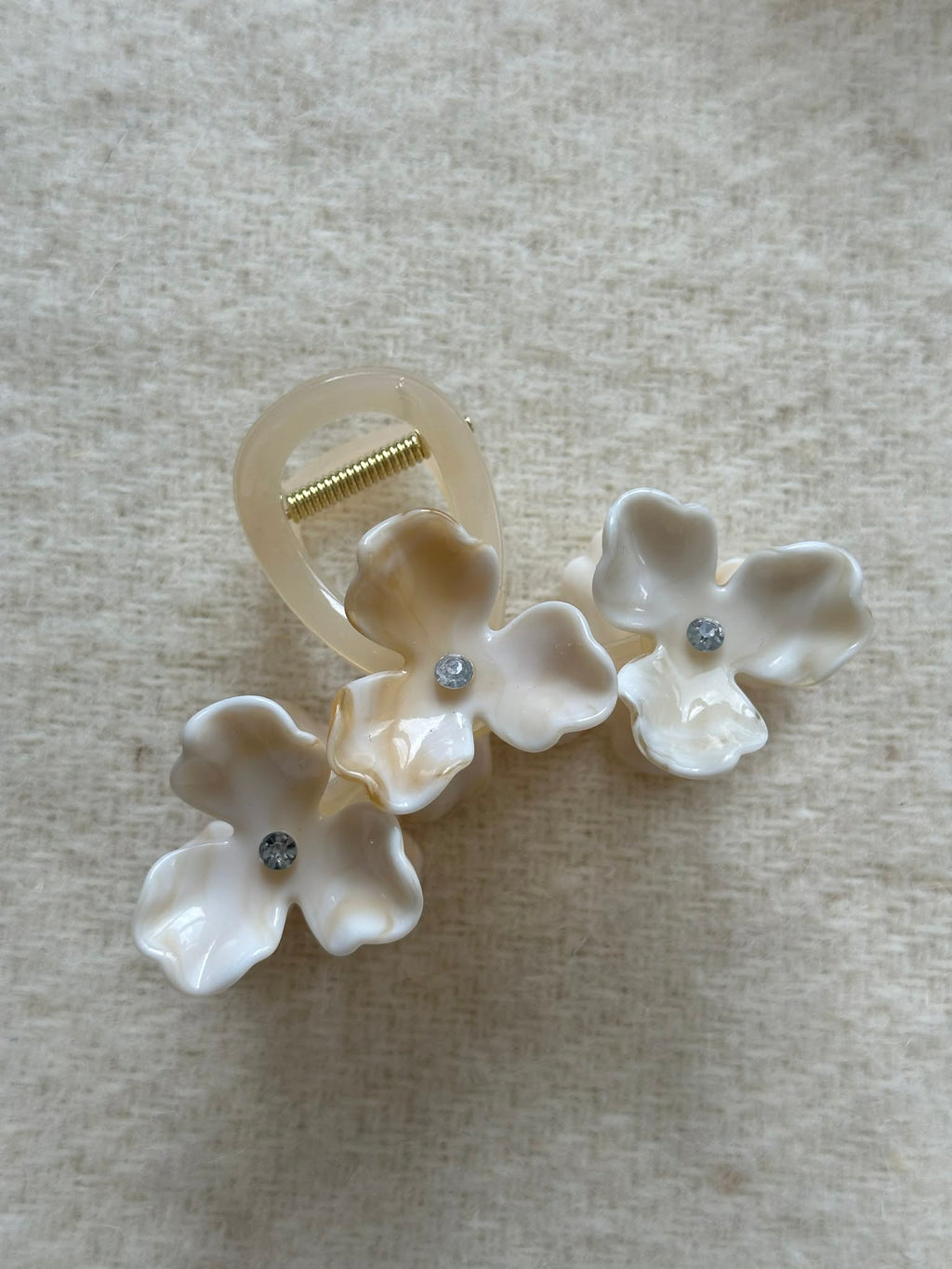 Hårklype med blomster