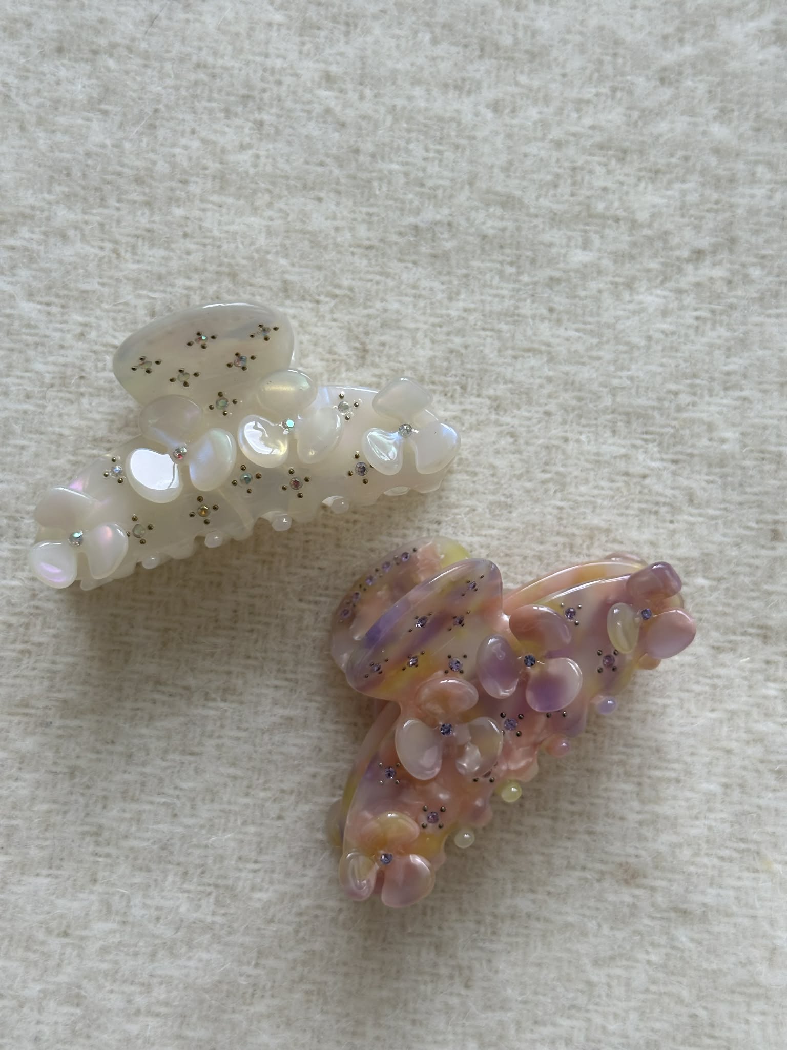 Hårklype med mini blomster