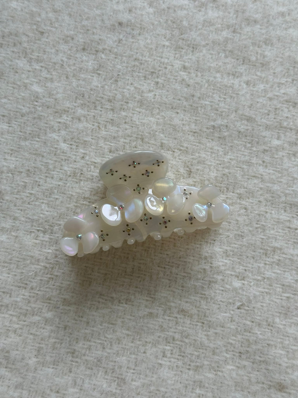 Hårklype med mini blomster